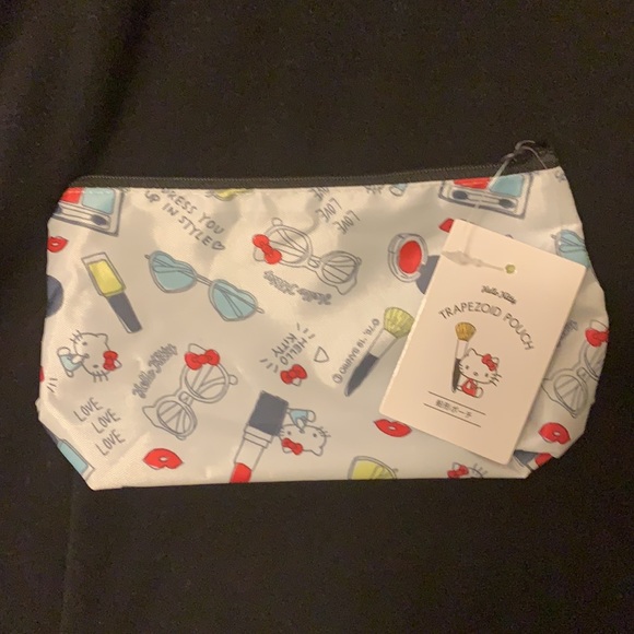 Hello Kitty makeup pouch from Japan NWT - Picture 5 of 6